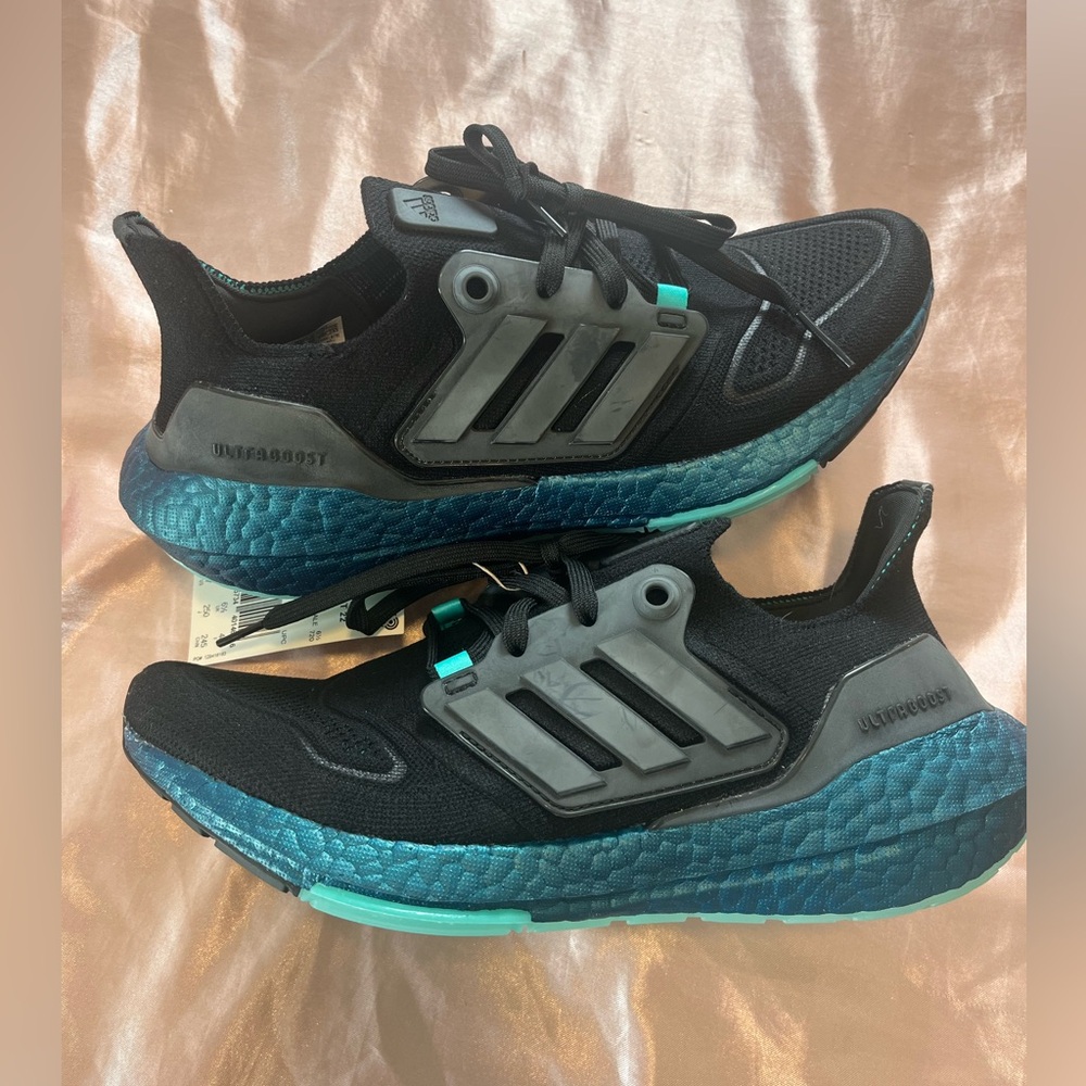 Adidas ocean plastic Primeknit Ultraboost 22